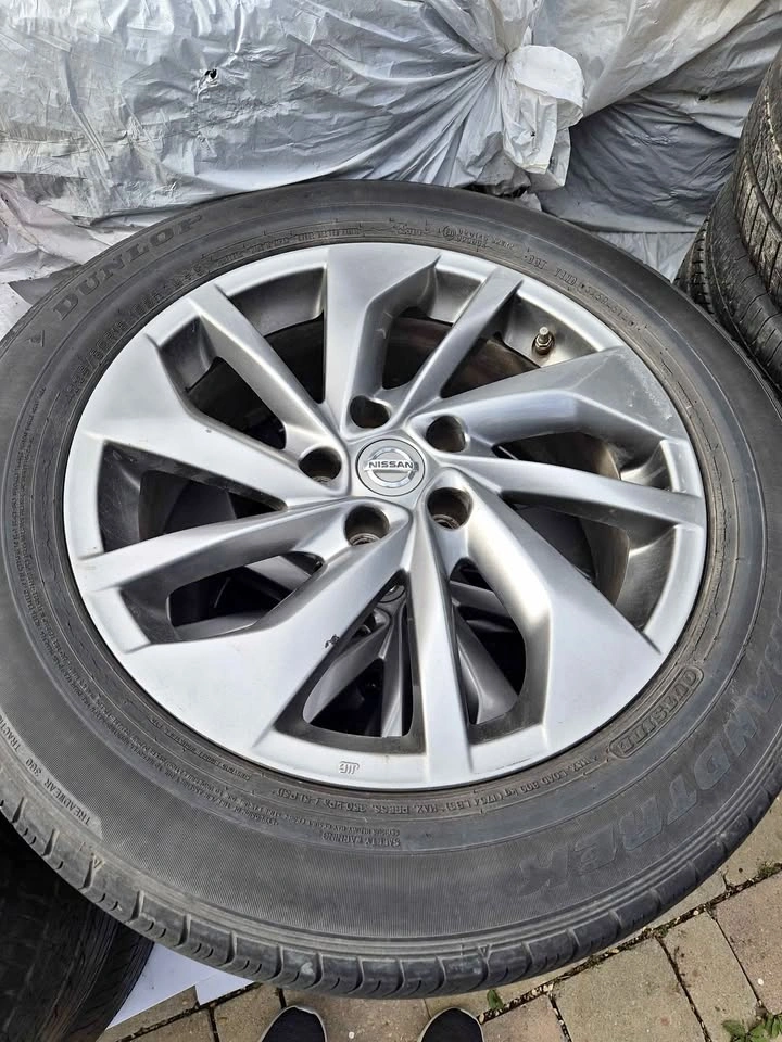 Nissan 18" Alloy Wheels