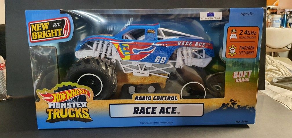 Hot Wheels Monster Truck Remote Control 1:15 Race Ace
