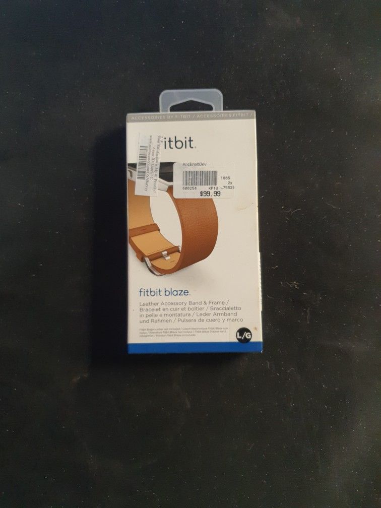 NIB FITBIT BLAZE LEATHER ACCESSORY BAND & FRAME