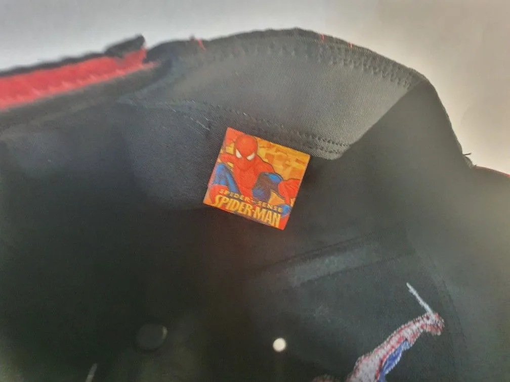 NEW SPIDER-MAN BURGUNDY BRIM/BLK/RED STRIP KIDS HAT image indicator(4)