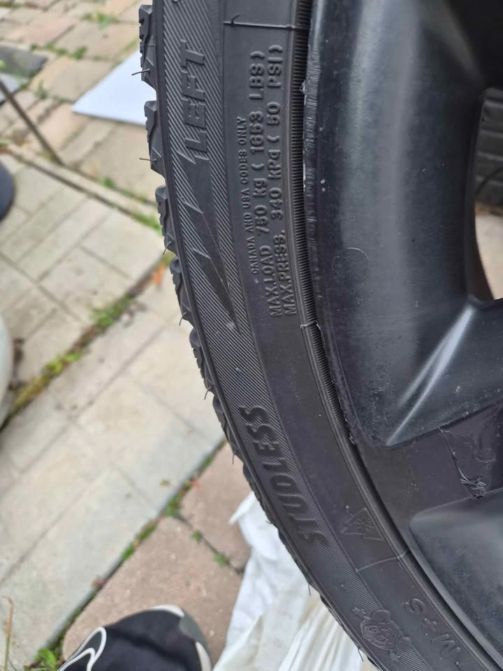 Toyo GSI 6 winter tires 245/40R19 Tires and OEM KIA rims - photo 2