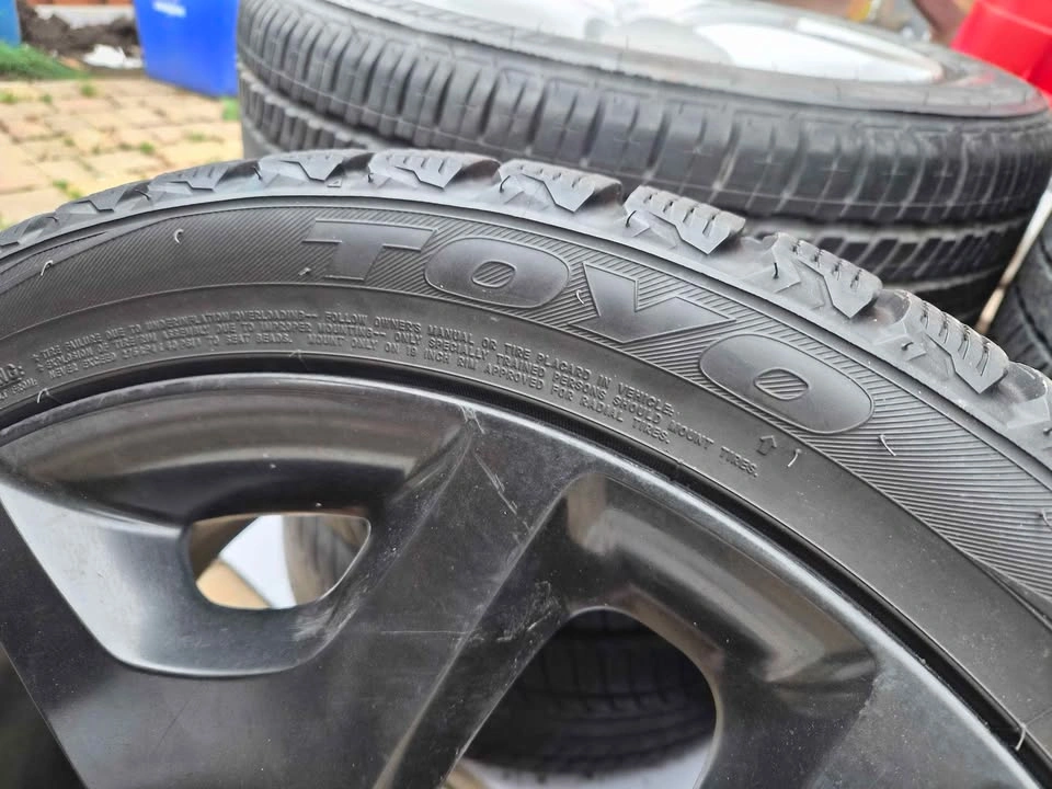 Toyo GSI 6 winter tires 245/40R19 Tires and OEM KIA rims - photo 3