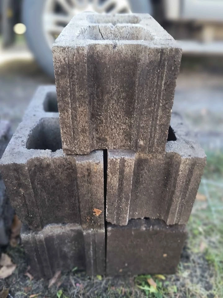 Standard cinder blocks - photo 2