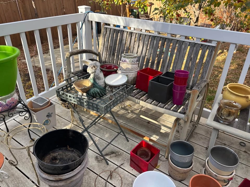 Assortment of pots / plant stands - photo 5