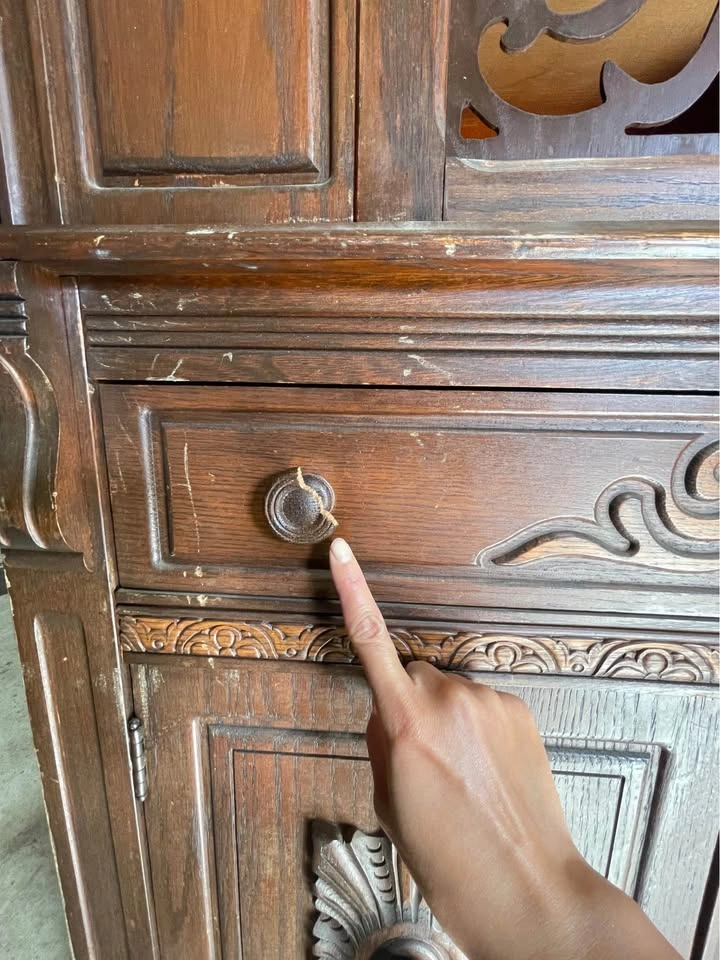 Vintage Ornate Carved Wood Display Cabinet / Hutch - photo 5
