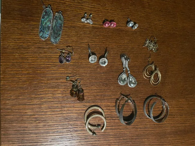 Costume Jewelry Earrings thumbnail