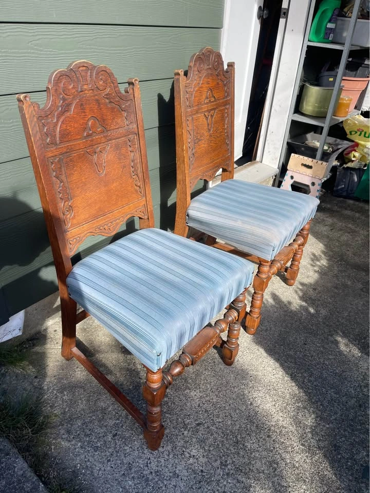 Set of 3 Vintage Carved Oak Dining Chairs - photo 2