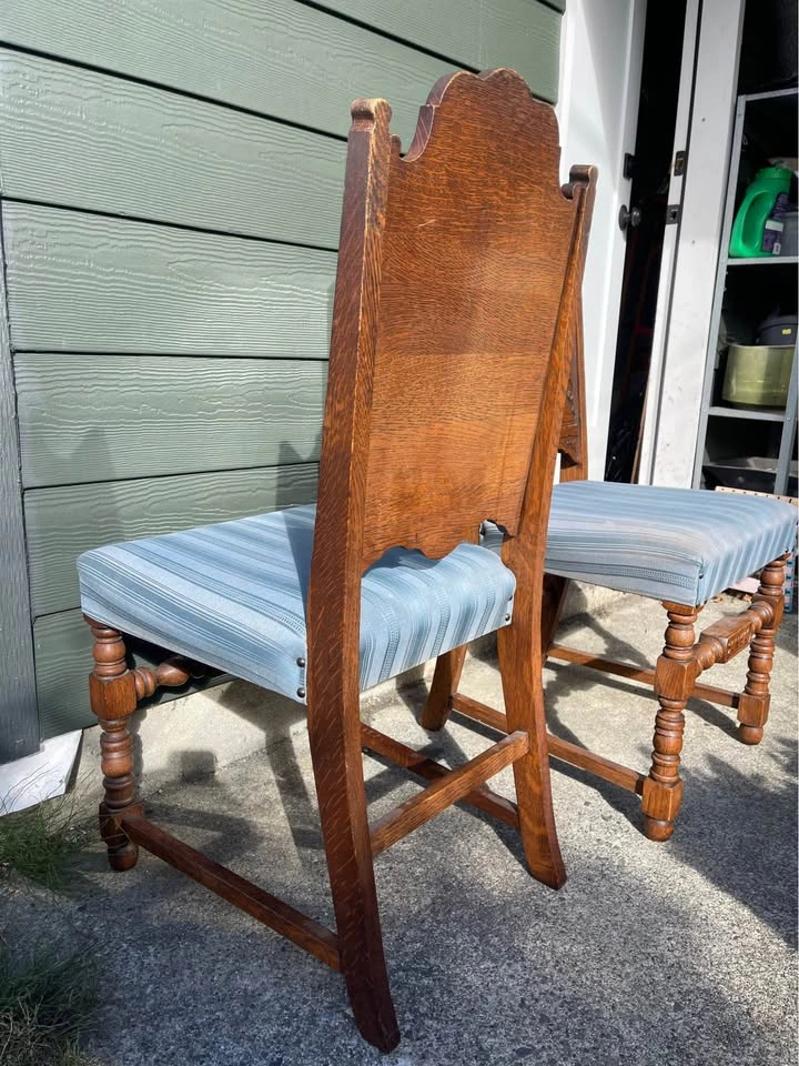 Set of 3 Vintage Carved Oak Dining Chairs - photo 4