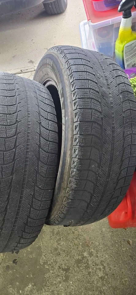 3 Michelin Latitude X-Ice 235/65R17 Winter Tires with 4 Rims - photo 3