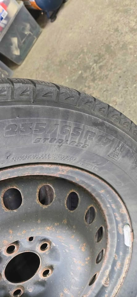 3 Michelin Latitude X-Ice 235/65R17 Winter Tires with 4 Rims - photo 5