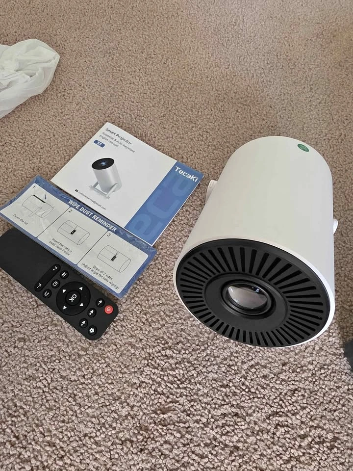 Tecaki X5 Smart Projector