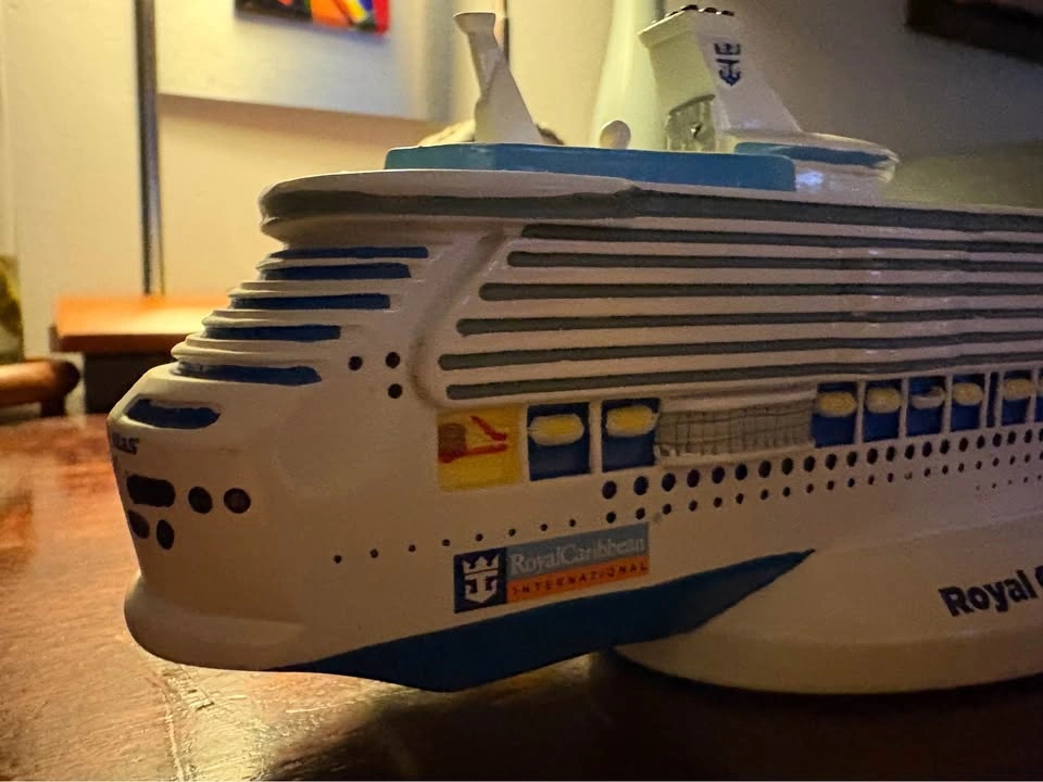 Official Royal Caribbean Liberty of the Seas Ship Model - photo 3