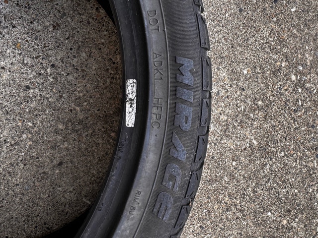 Mirage MR-W562 225/40R18 One Tire - photo 3