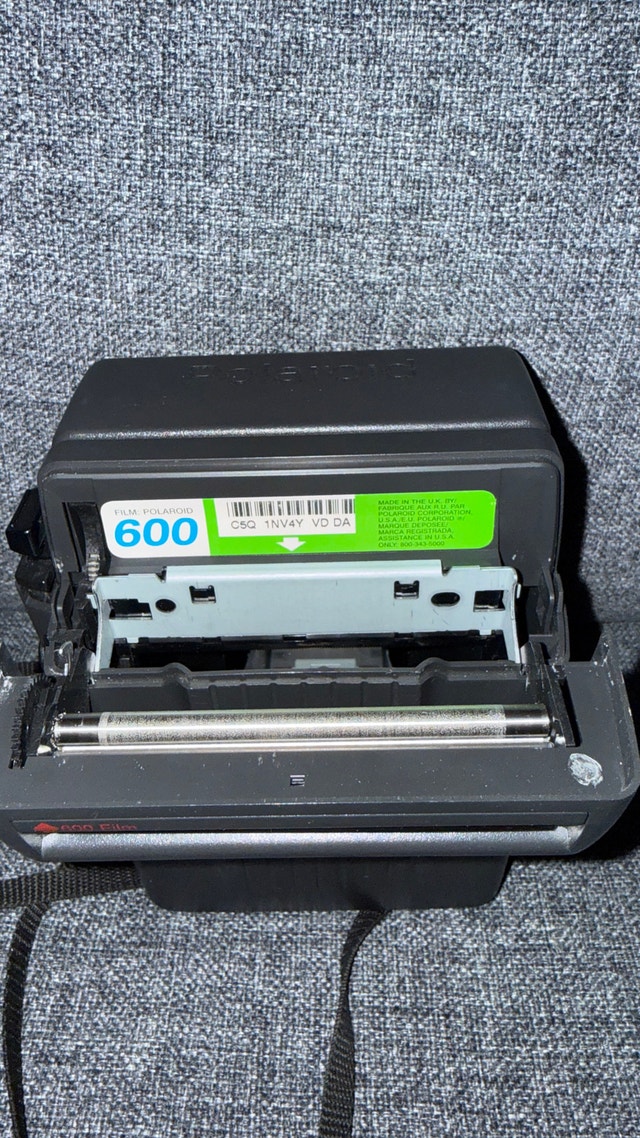 Vintage Polaroid instant camera - photo 4