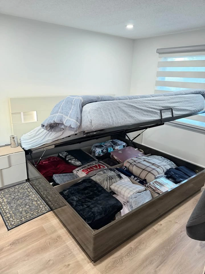 Hydraulic Bed with Mattress - photo 3