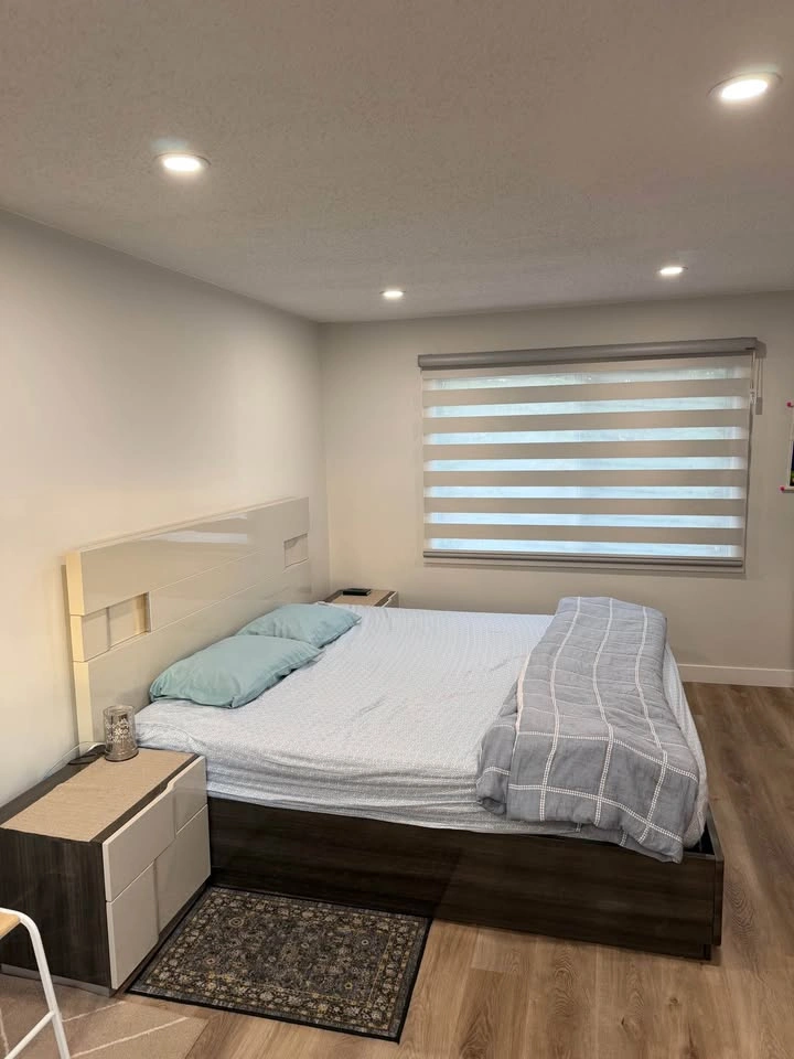 Hydraulic Bed with Mattress - photo 4