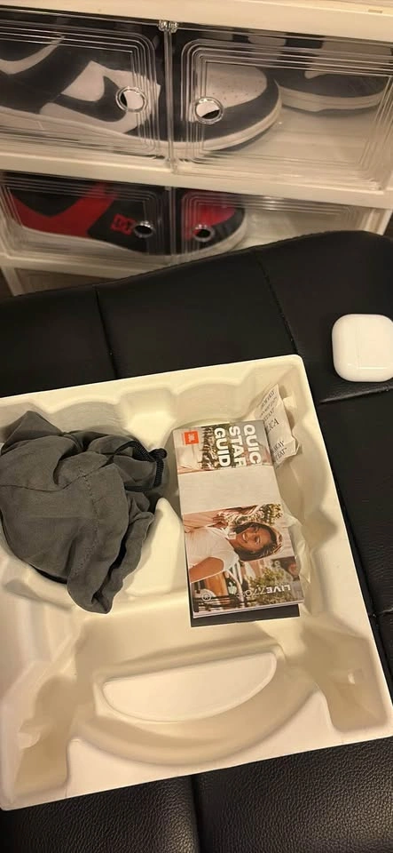 JBL Live 770NC Wireless Noise Cancelling Headphones - photo 2