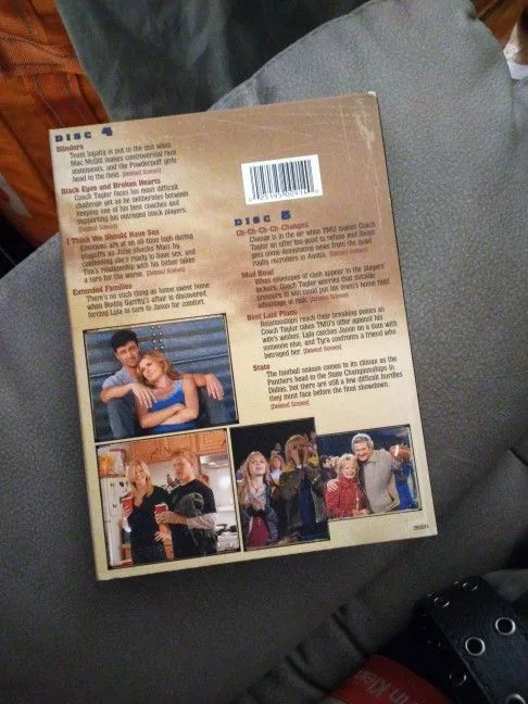 Friday Night Lights: The Complete First Season (DVD) image indicator(2)