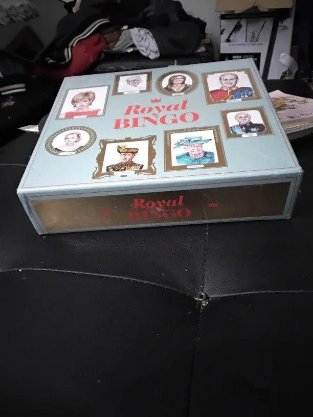 Royal Bingo Party Game by Laurence King image indicator(2)