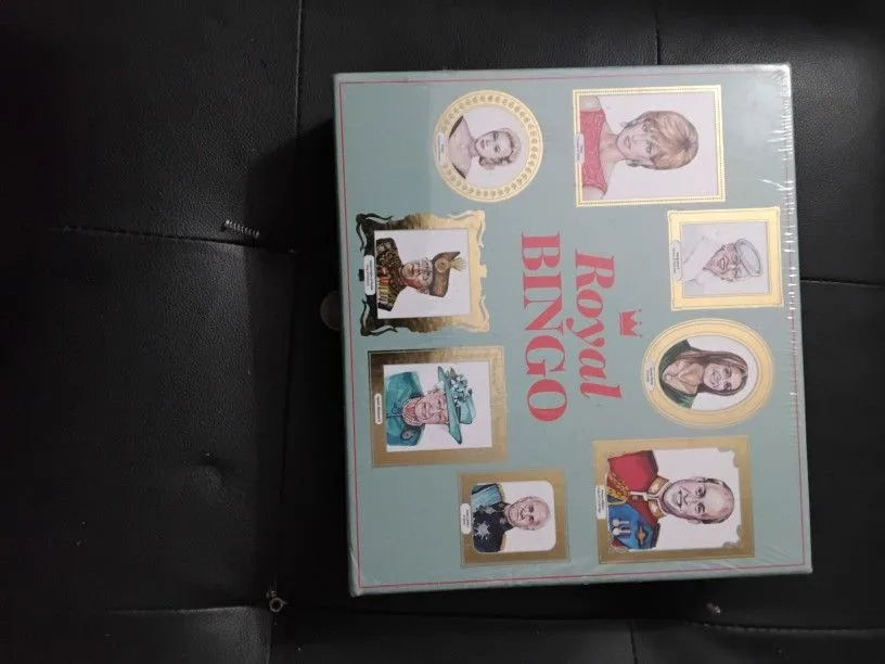 Royal Bingo Party Game by Laurence King image indicator(5)