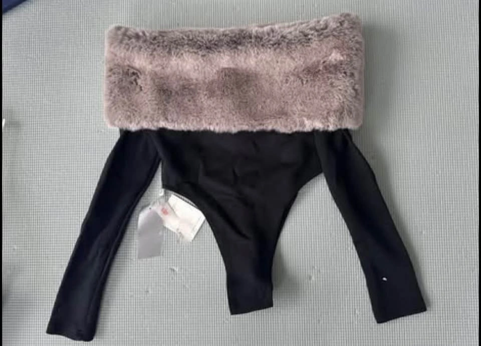 BNWT Sexy Chic Off-Shoulder Long Sleeve Fitted Furry Bodysuit - photo 5