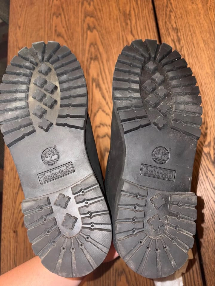 Men’s Timberlands - Size 7 - photo 3