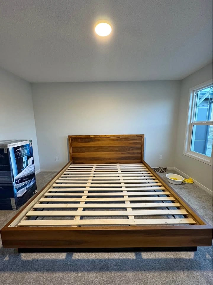 Structube Clarence King Bed frame & Novaform King Mattress