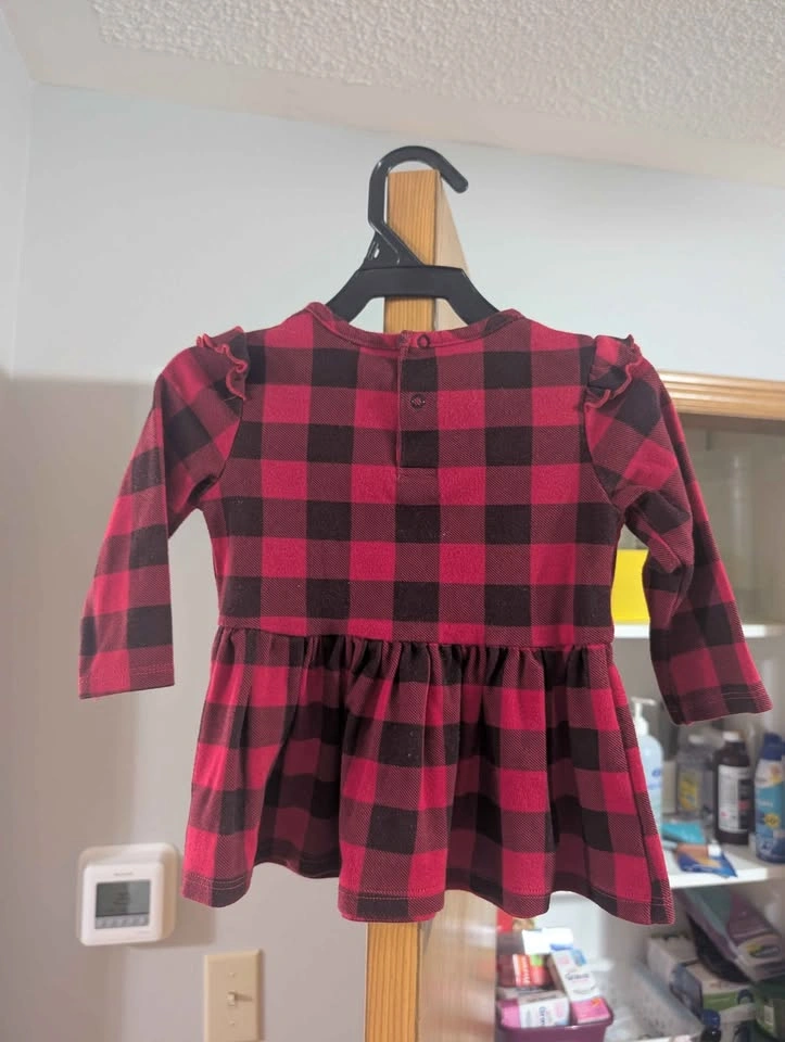 Girls 9 month shirt perfect for Christmas photos - photo 2