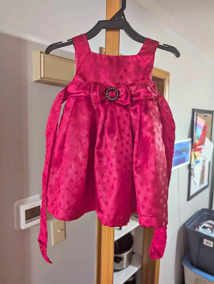 Size 6-12 month Christmassy dress