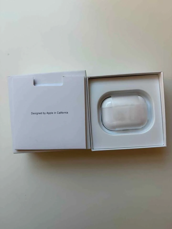 Apple AirPods Pro 2nd Generation - photo 4