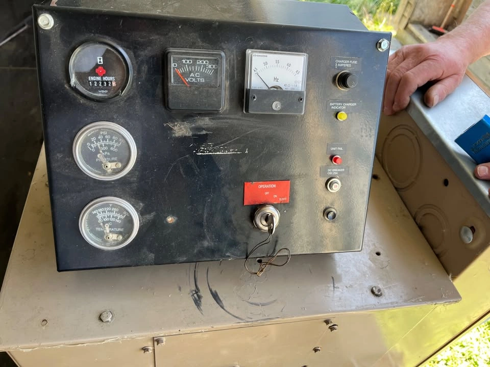 2000 Duetz 192 hp 3 phase generator - photo 5