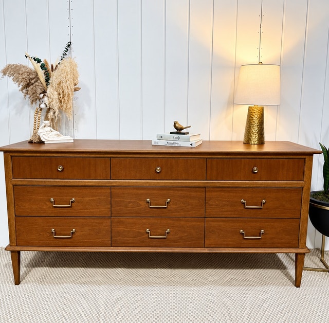 Vintage Mid-Century Modern 9-Drawer Dresser