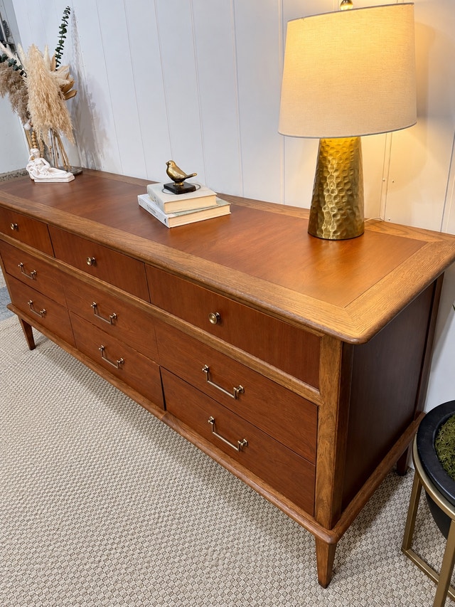 Vintage Mid-Century Modern 9-Drawer Dresser - photo 5