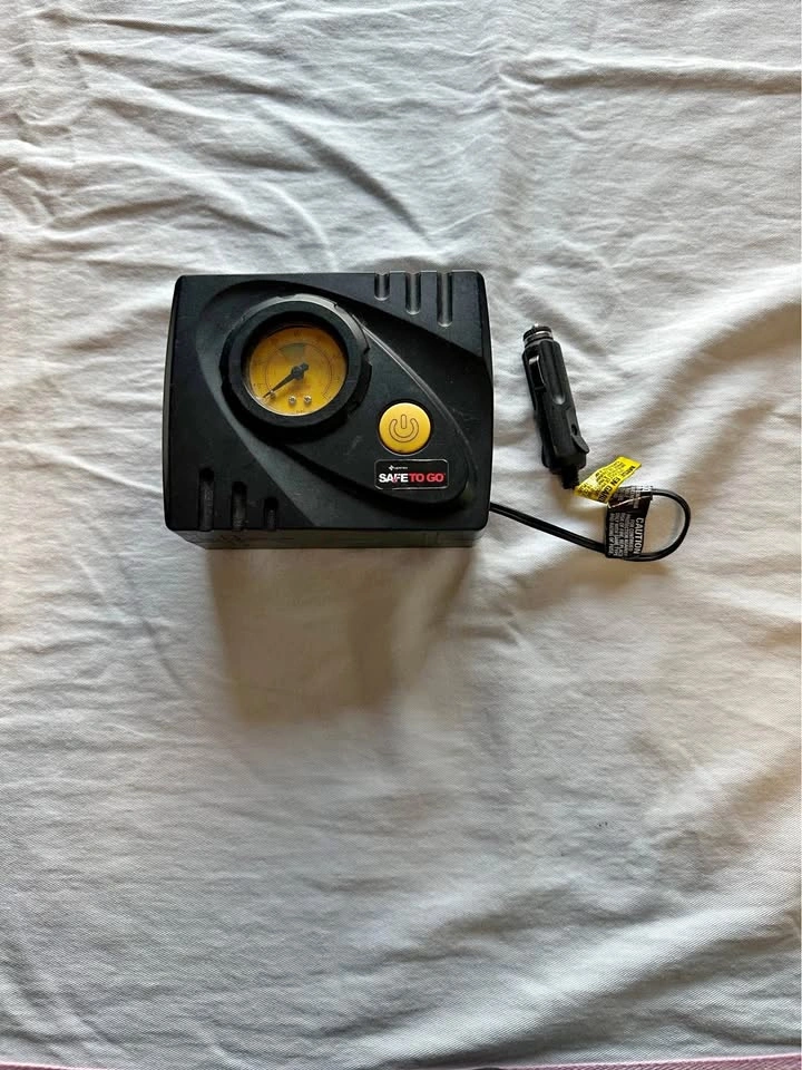 Portable air compressor