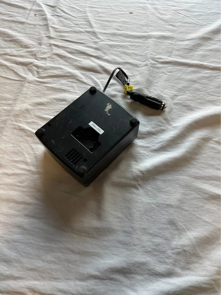 Portable air compressor - photo 2