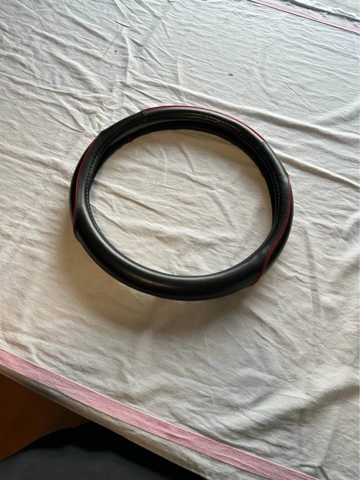 Black Leather Steering Wheel Cover - photo 3