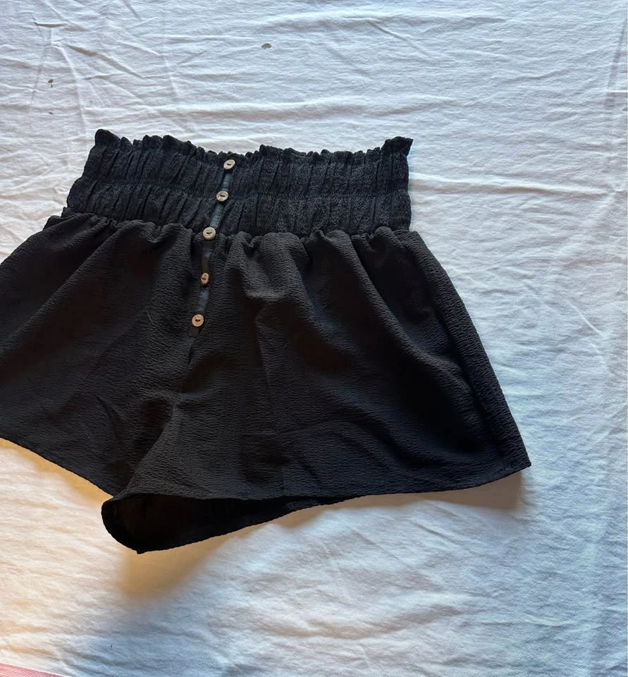 SHEIN Black Shorts - photo 2
