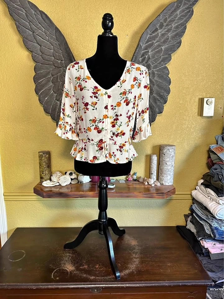 U2B Floral Ruffle Hem Blouse