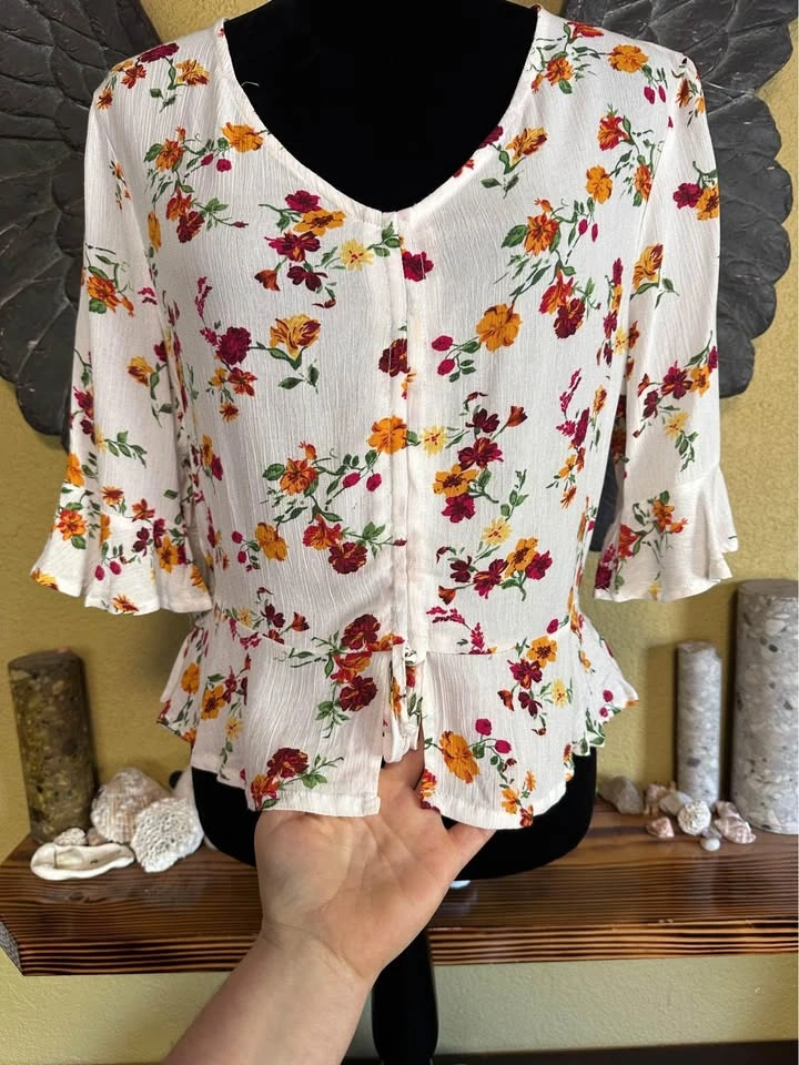 U2B Floral Ruffle Hem Blouse - photo 3