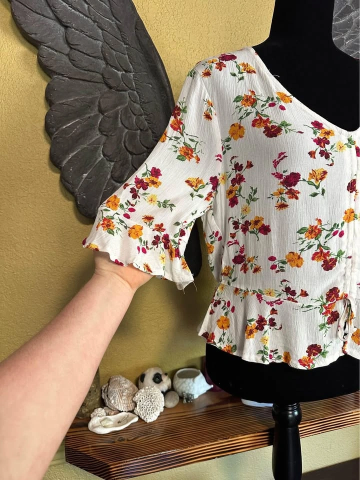 U2B Floral Ruffle Hem Blouse - photo 4