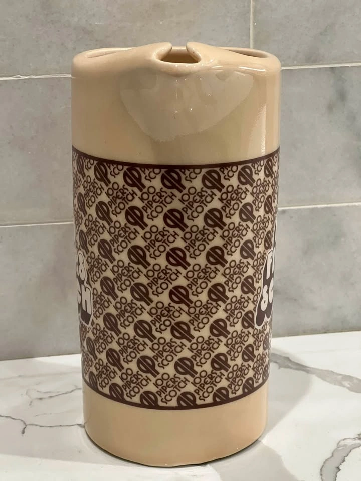 Vintage 100 Pipers Scotch Ceramic Pitcher – Seagram Distillers B - photo 4