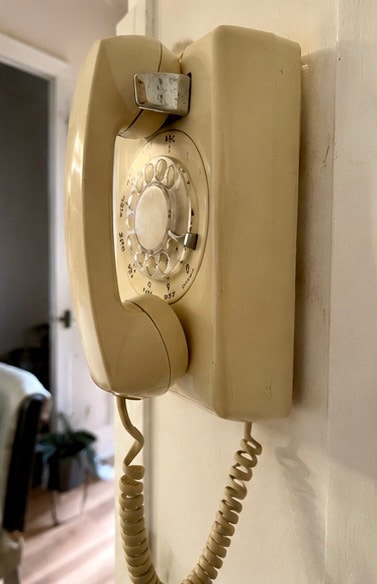 VINTAGE BELL 554 ROTARY DIAL WALL TELEPHONE – IVORY CREAM BEIGE - photo 2