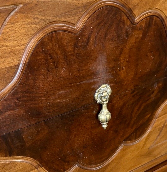 VINTAGE JACOBEAN REVIVAL BUFFET – WALNUT-TONED WOOD CREDENZA - photo 3