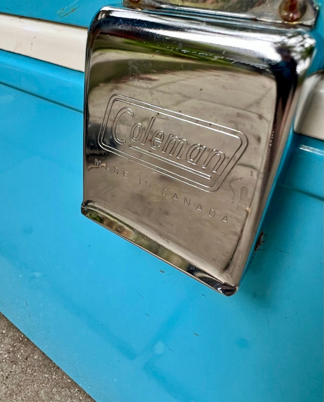 VINTAGE 1970s COLEMAN ICE BLUE METAL COOLER – RETRO STEEL CHEST - photo 4