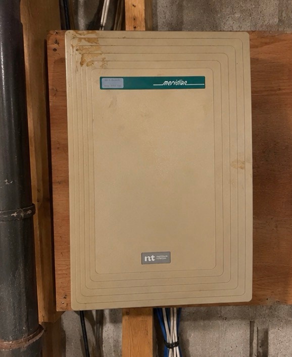 NORTEL NORSTAR MERIDIAN BUSINESS PHONE SYSTEM PBX / KSU - photo 2