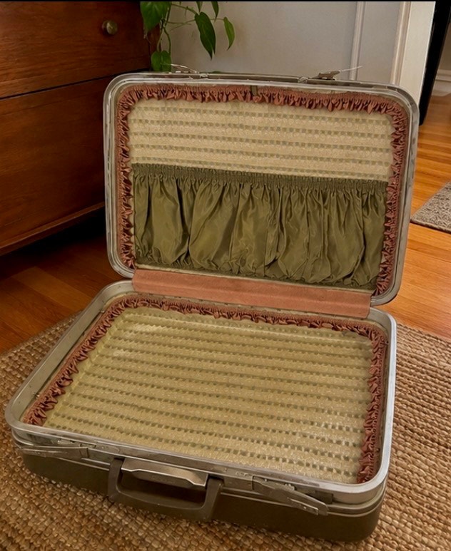 VINTAGE SAMSONITE HARD SHELL SUITCASE – RETRO MID-CENTURY BROWN - photo 2
