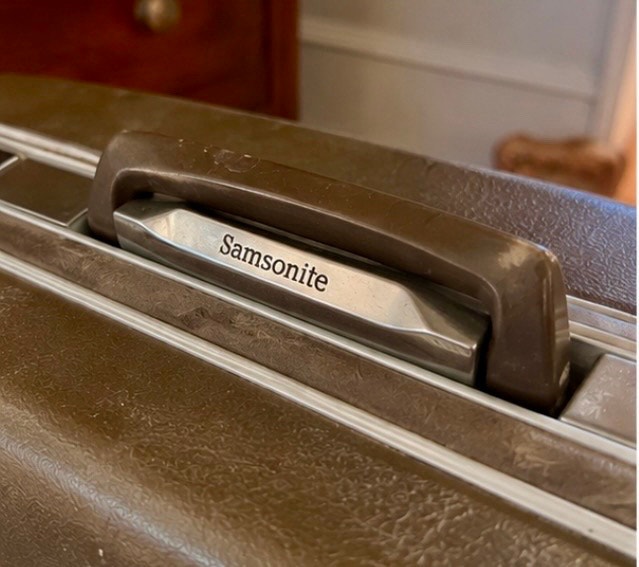 VINTAGE SAMSONITE HARD SHELL SUITCASE – RETRO MID-CENTURY BROWN - photo 4