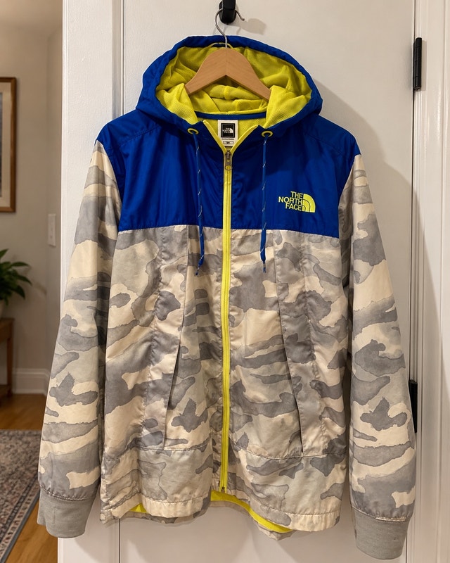 THE NORTH FACE MEN'S CAMO SHELL – MEDIUM – HOODED BLUE / GREY