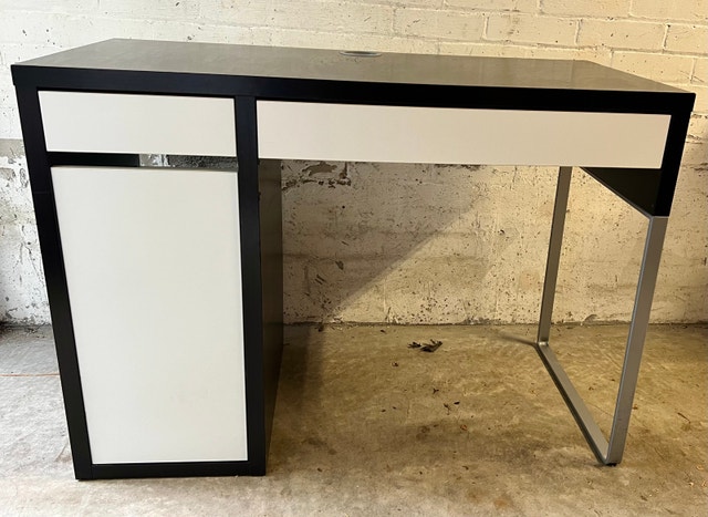 IKEA MICKE Desk - Black-Brown Home Office Desk - photo 2