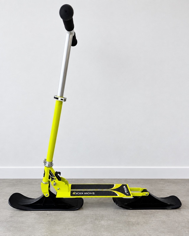 STIGA Snow Kick Snow Scooter - Adjustable Height - Neon Green - photo 4